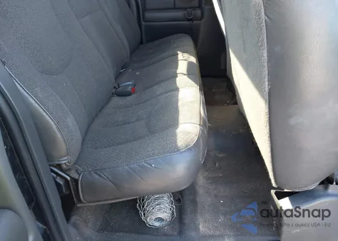 2004 Chevrolet Silverado 1500 из США, поврежденный, VIN 2GCEK19V641122232